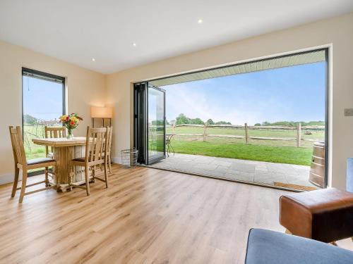 Barns Green House | Hillview