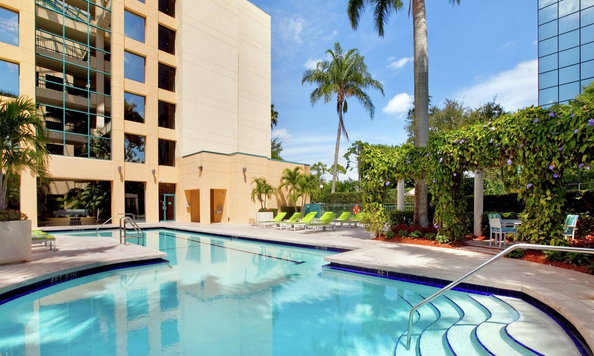 Boca Raton Hotel | Hilton Boca Raton Suites