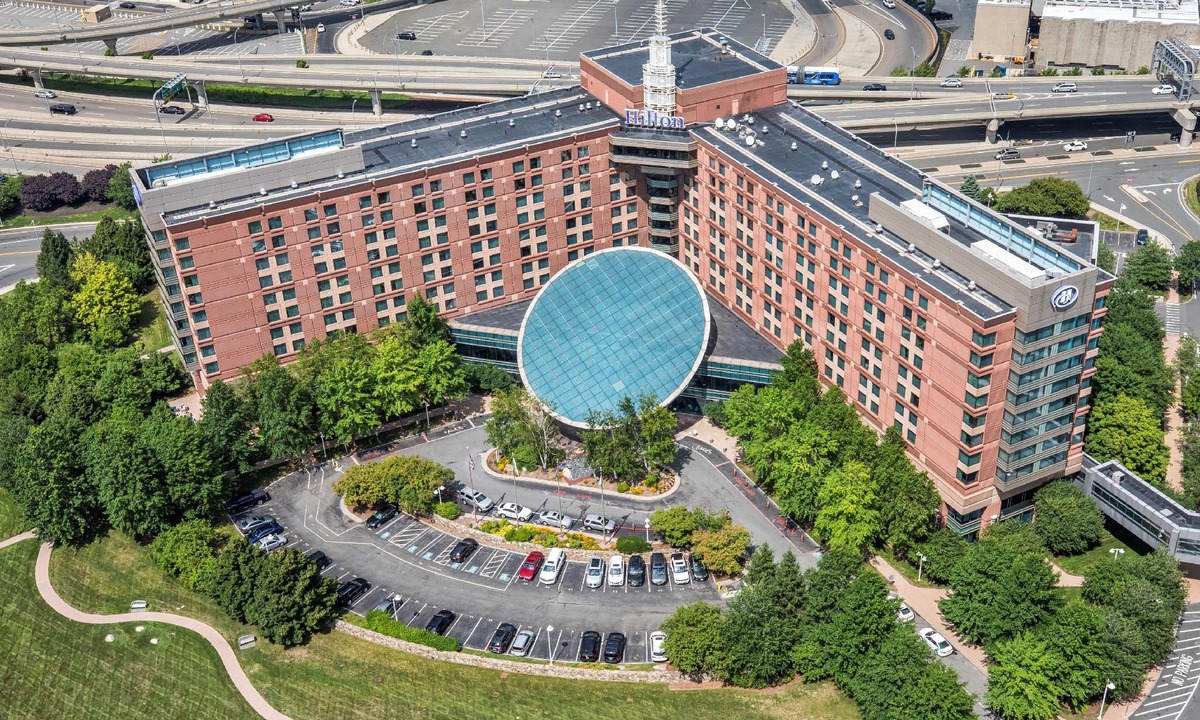 Jeffries Point Hotel | Hilton Boston Logan Airport