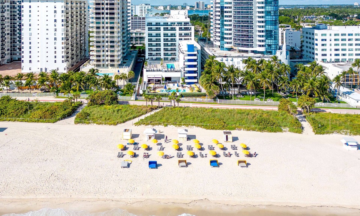 Mid Beach Resort | Hilton Cabana Miami Beach Resort