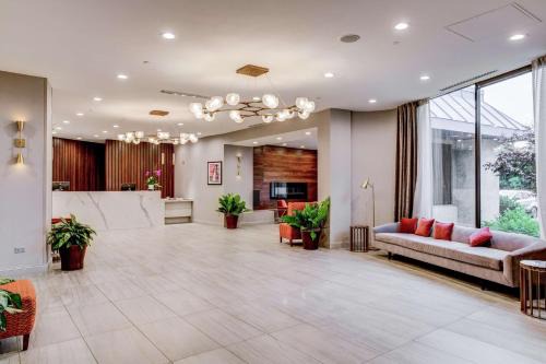 Oak Lawn Hotel | Hilton Chicago/Oak Lawn