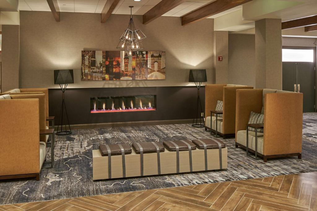 Florence Hotel | Hilton Cincinnati Airport