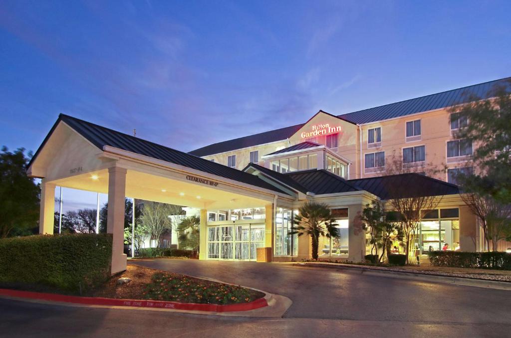 McNeil Hotel | Hilton Garden Inn Austin NorthWest/Arboretum