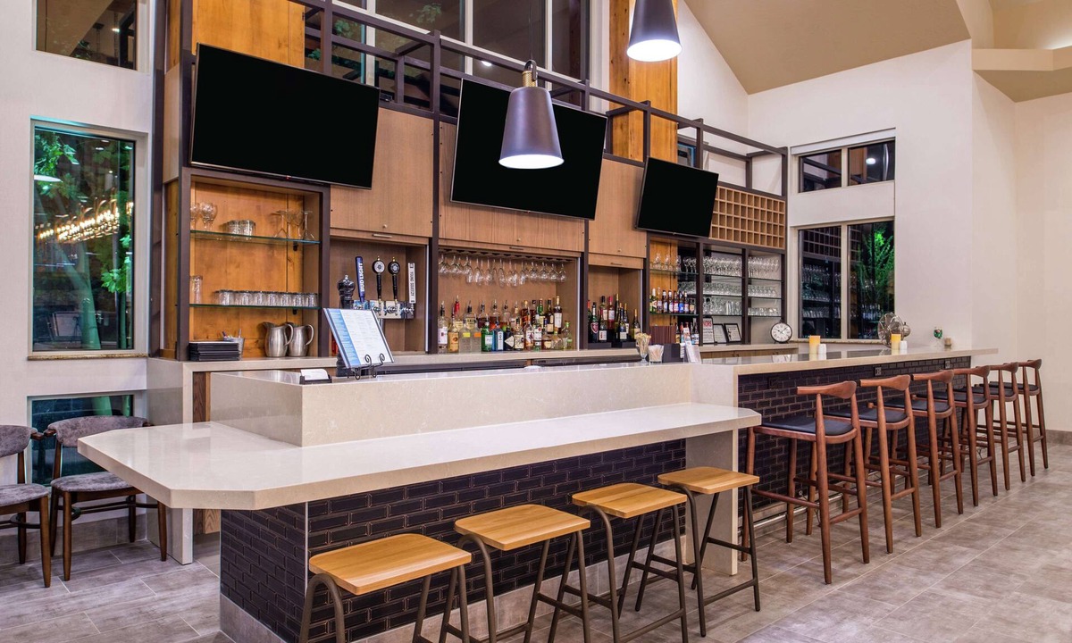 Southern Crossing Hotel | Hilton Garden Inn Bend