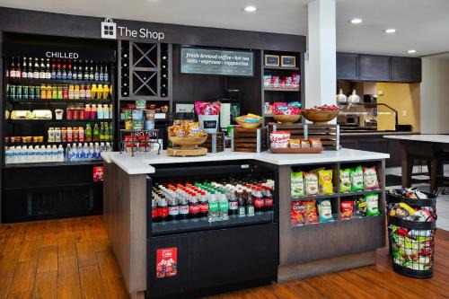 Greenbrier East Hotel | Hilton Garden Inn Chesapeake Greenbrier