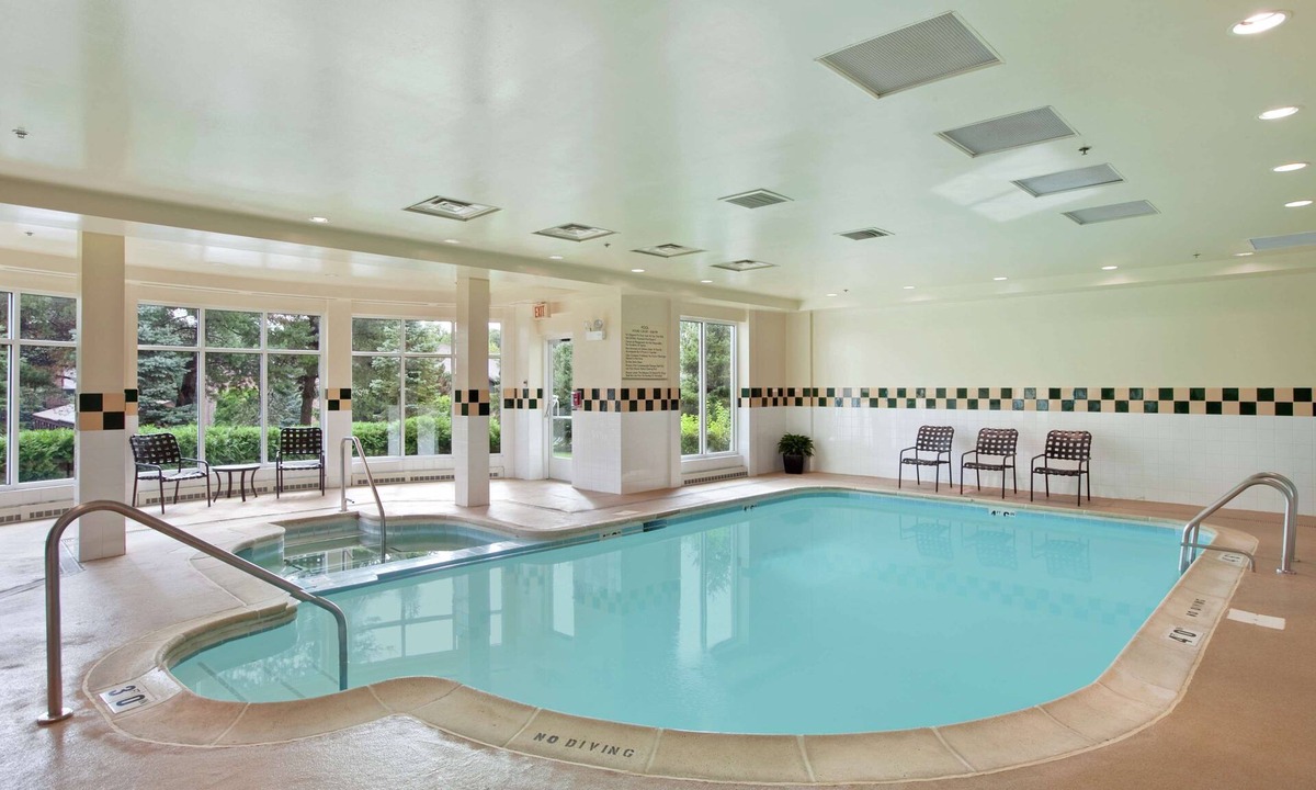 Oakbrook Terrace Hotel | Hilton Garden Inn Chicago/Oak Brook