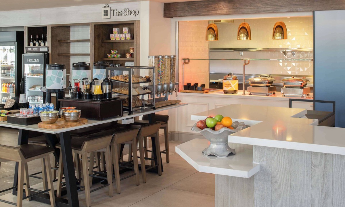 Fontana Hotel | Hilton Garden Inn Fontana