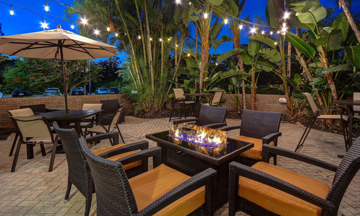 Villas Hotel | Hilton Garden Inn Ft Myers