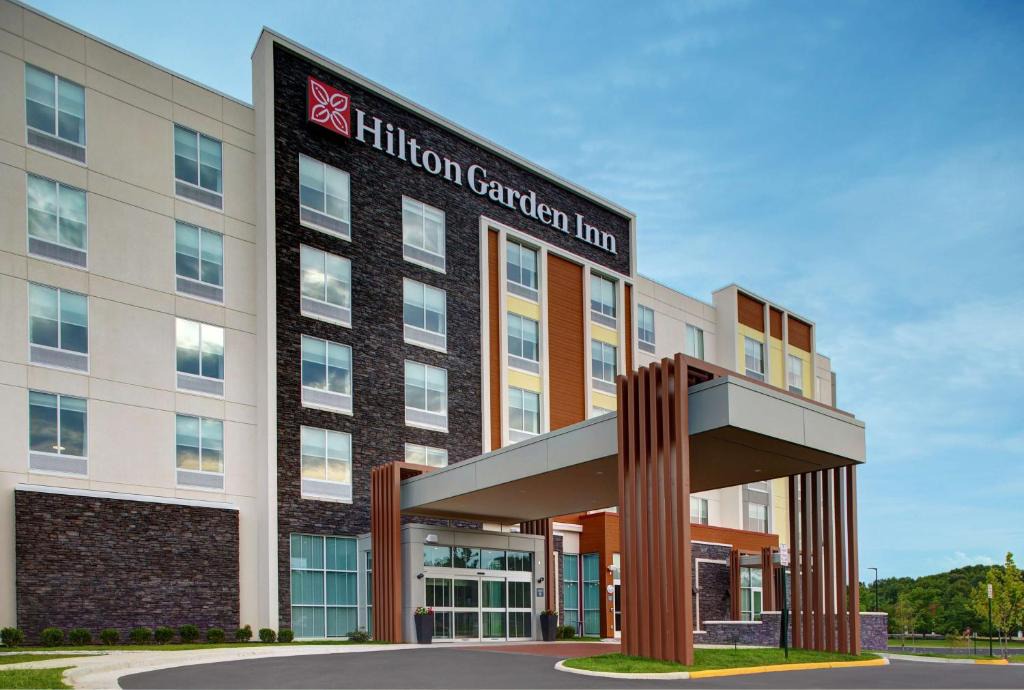 Lakeview Hotel | Hilton Garden Inn Manassas