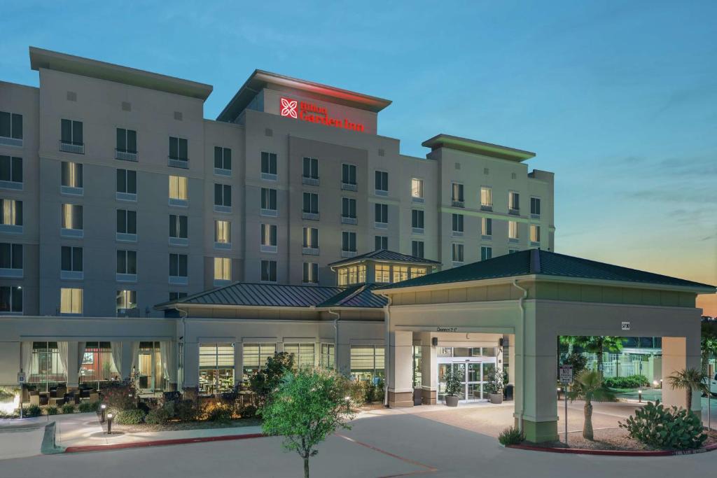 Far North Central Hotel | Hilton Garden Inn San Antonio/Rim Pass Drive