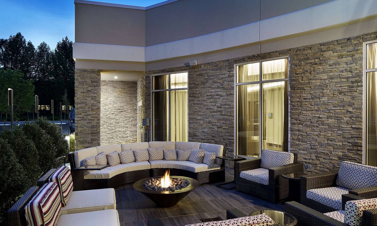 Town of North Hempstead Hotel | Hilton Garden Inn Roslyn