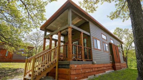 Branson Cedars Hotel | Hilton Grand Vacations Club Branson Cedars Ridgedale