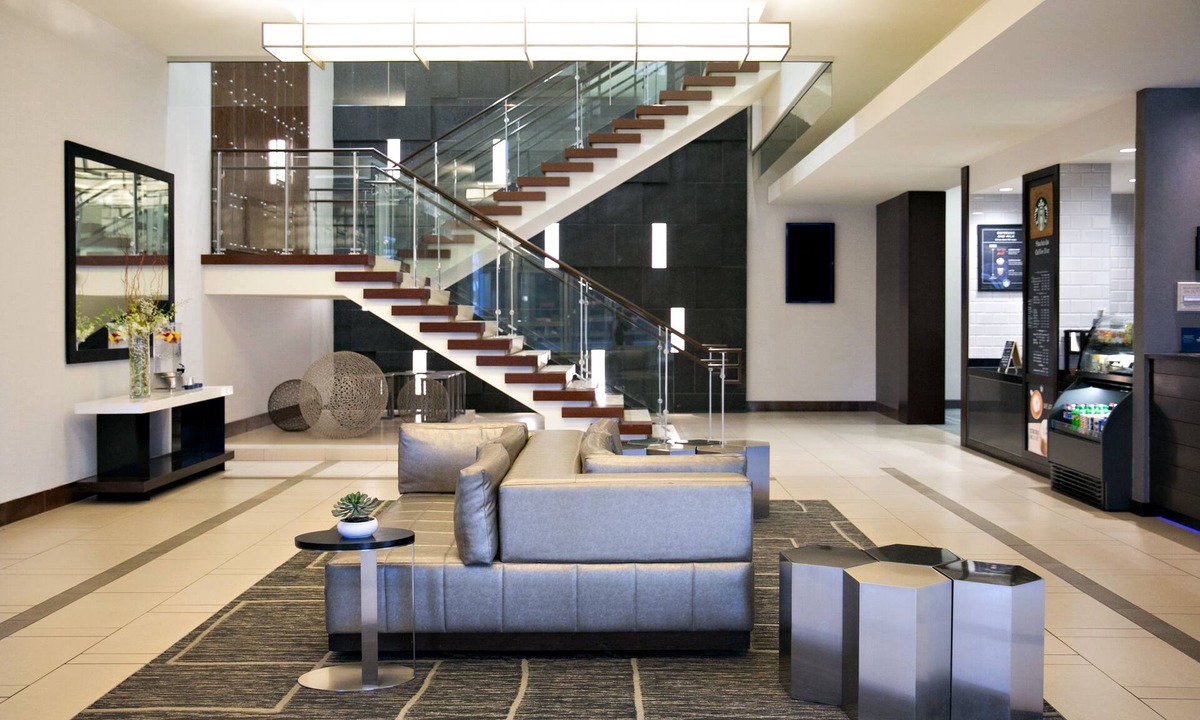 West Bloomington Hotel | Hilton Minneapolis/Bloomington