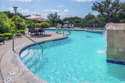 West San Antonio Hotel | Hilton San Antonio Hill Country