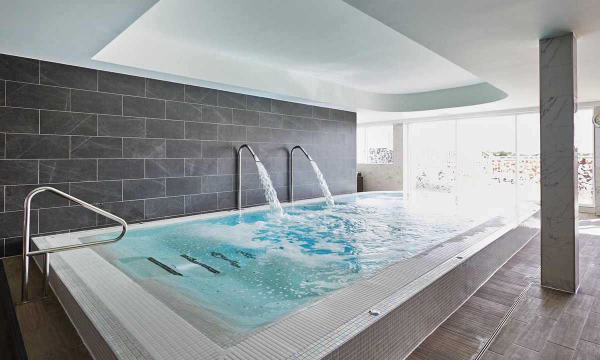 West End Hotel | Hilton Southampton - Utilita Bowl