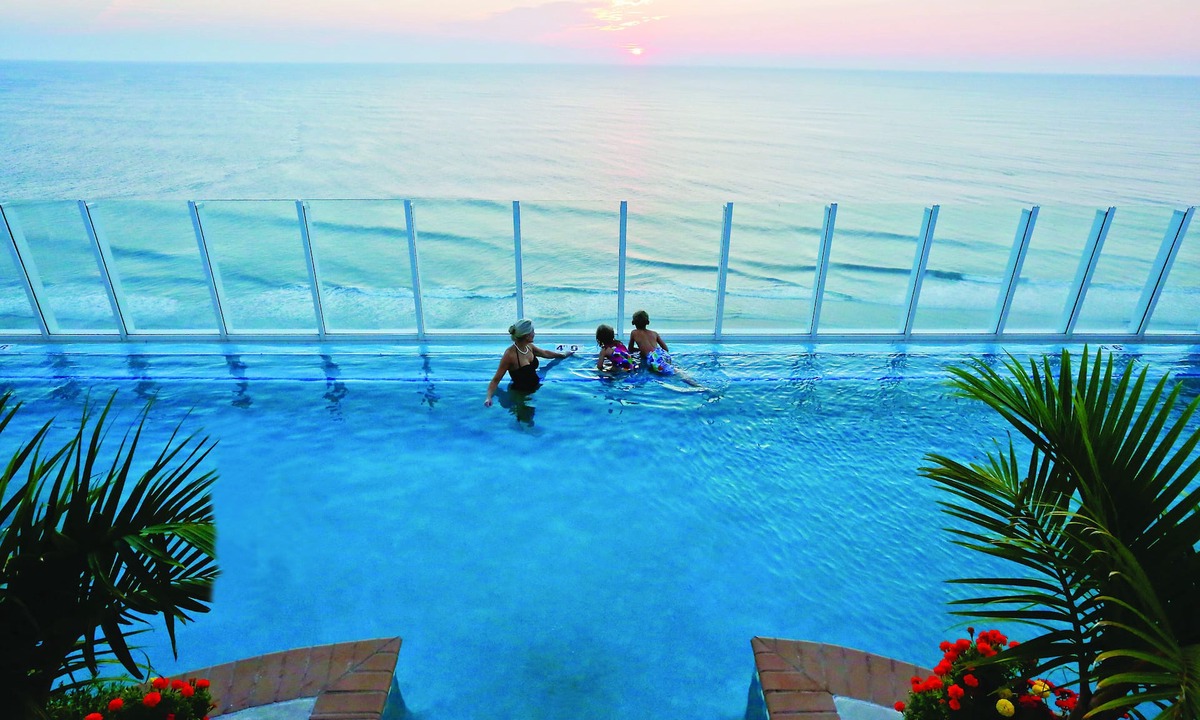 Northeast Virginia Beach Resort | Hilton Virginia Beach Oceanfront