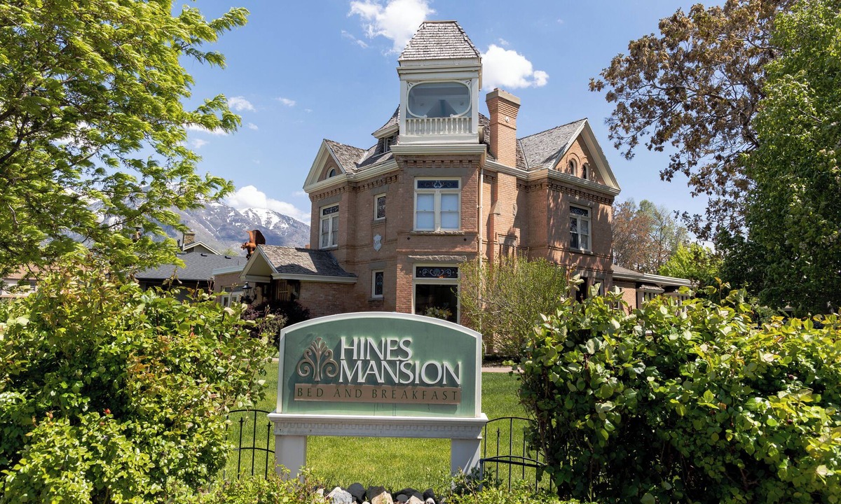 Central Business District House | Hines Mansion