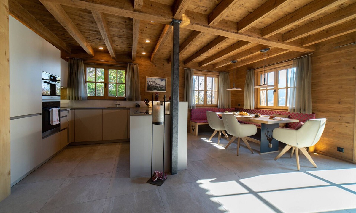 Wildhaus Ski Chalet | Hinterrugg 8-person chalet with sauna and hot tub.