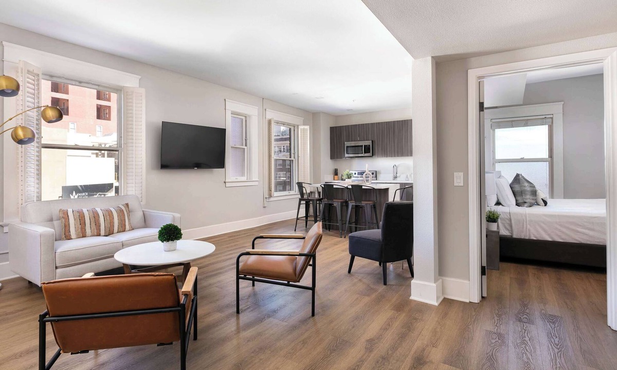 Gaslamp Quarter Bed & Breakfast | Hip 2BR Suite in Central Gaslamp | Walk Score 99!