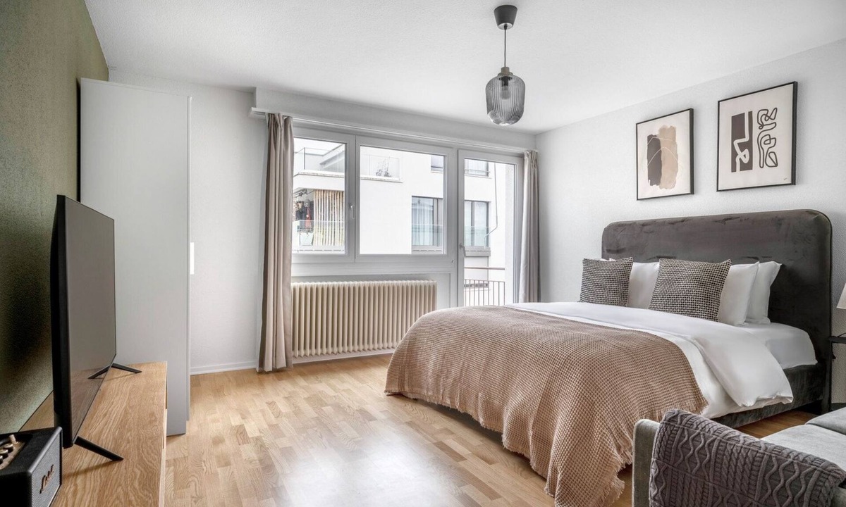 Altstetten Apartment | Hip Altstetten 1.5 Room w/Storage & W/D, nr Local Market, by Blueground