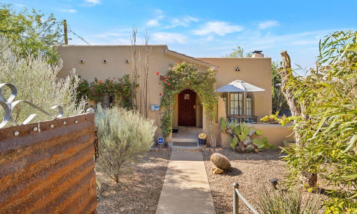 Feldman's House | Hip & Historic By Casago