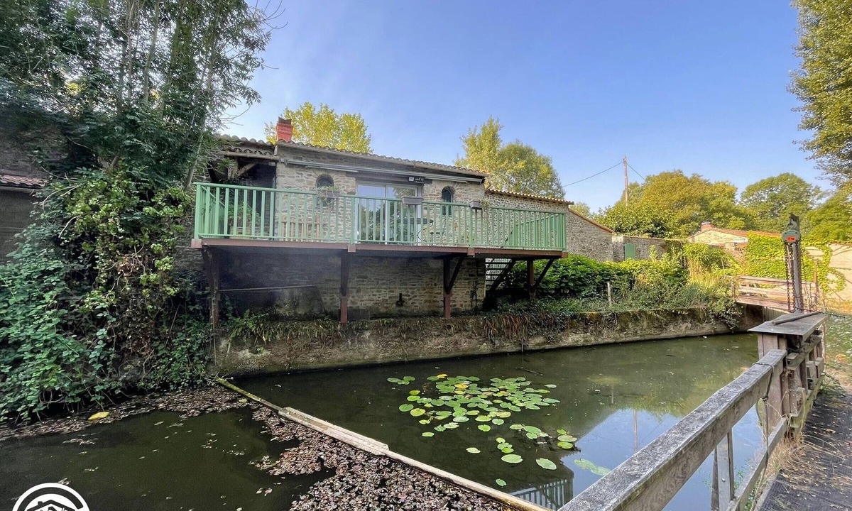 Saint-Vincent-Sterlanges Cottage | Historic Mill with Terrace & Fireplace, Saint-Vincent-Sterlanges