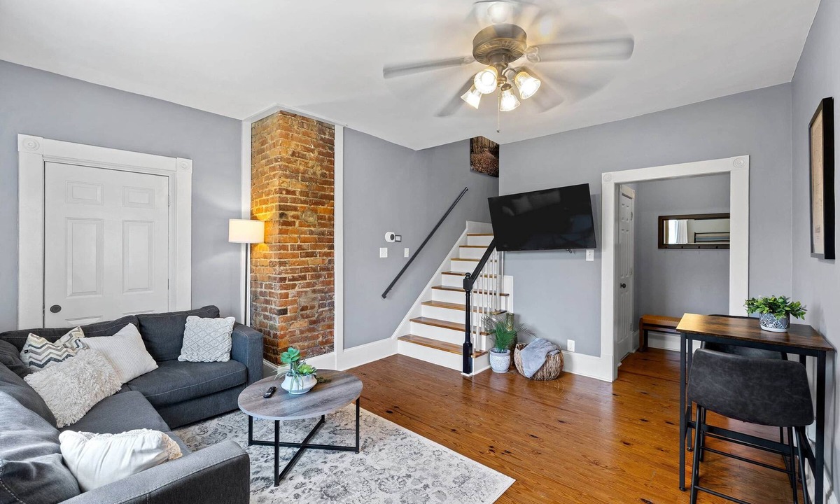 Southwest Raleigh Apartment | Historic 1-BR Loft Walkable to Glenwood Downtown Raleigh