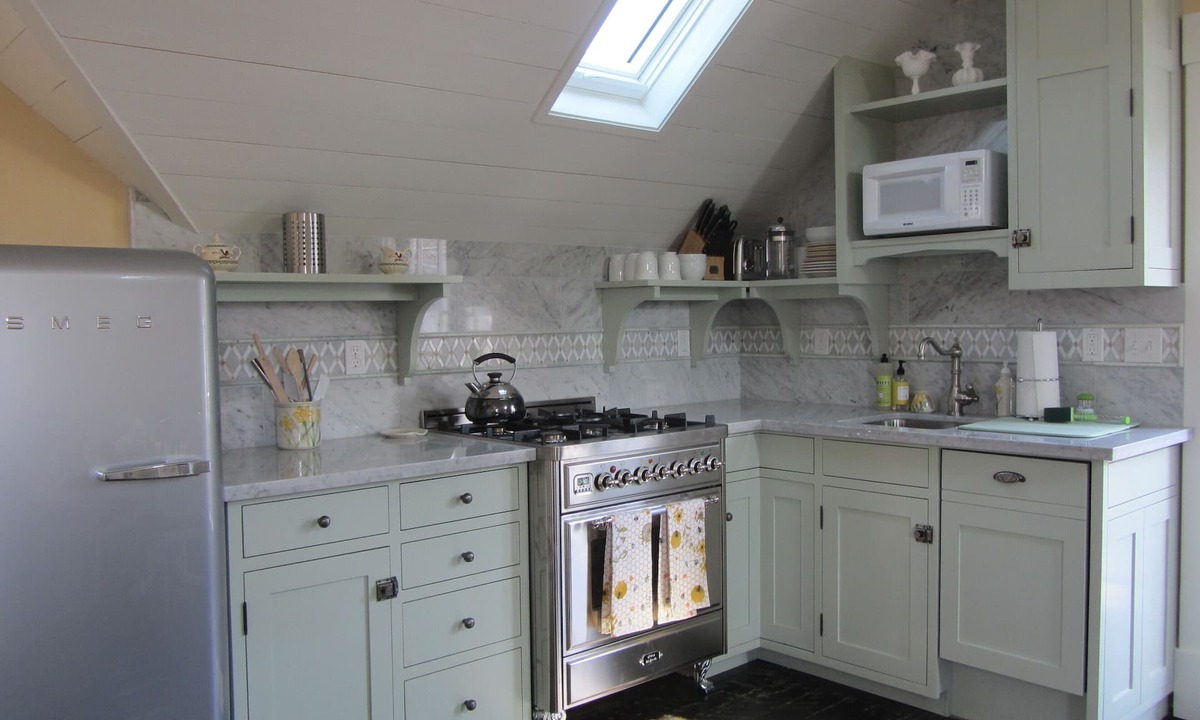 Westside Santa Cruz Cottage | Historic 1887 Carriage House Located On Landmark Property