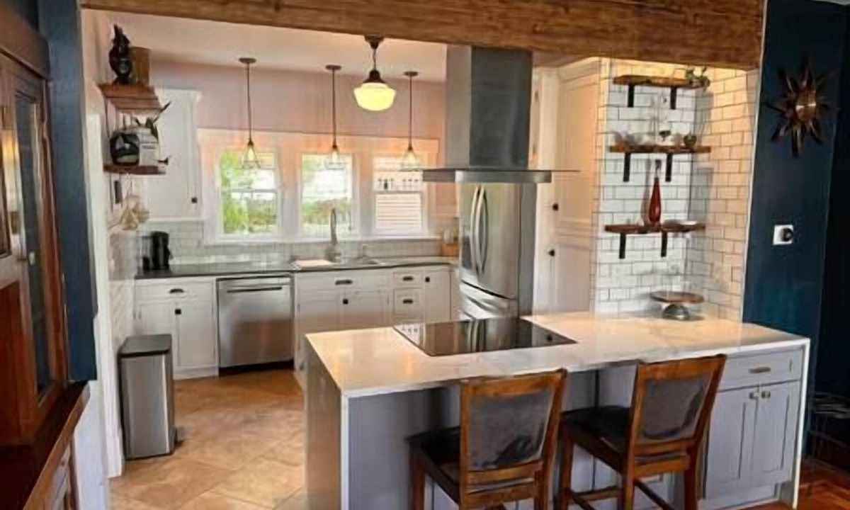 Centralia House | Historic 1905 craftsman