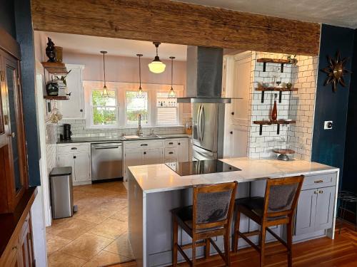 Centralia House | Historic 1905 craftsman