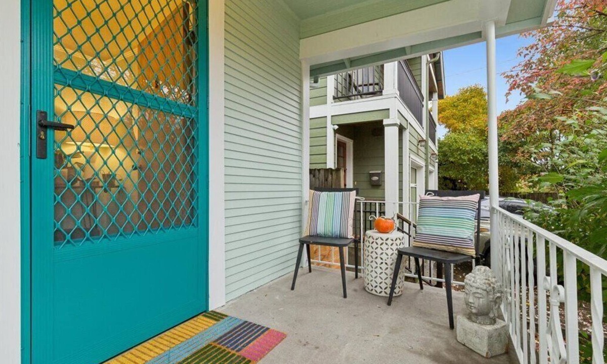 Johns Landing House | Historic 1911 Bungalow Just Two Blocks from the Willamette River — Pet Friendly!