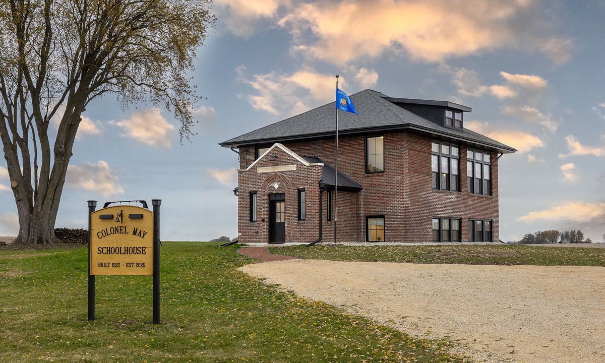 Viroqua House | Historic 1922 Colonel May Schoolhouse
