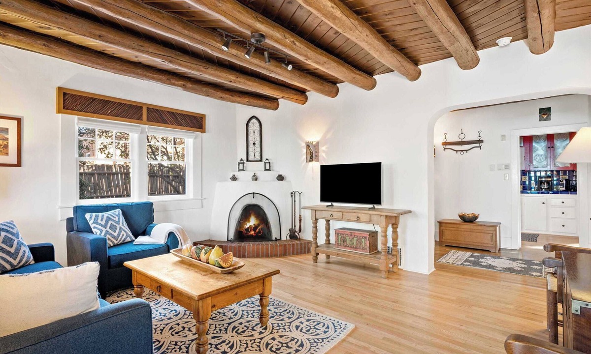 Downtown Santa Fe House | Historic Adobe, Walk to Railyard and the Plaza