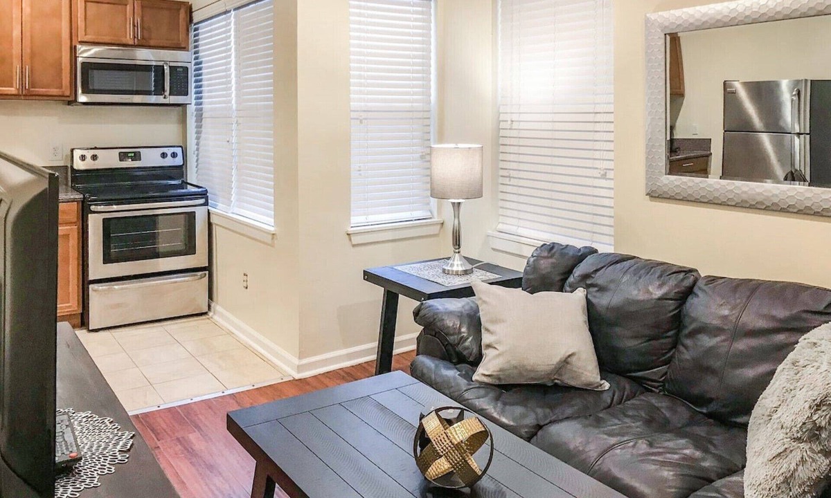 Midtown Apartment | Historic Apt 🎨 Near Arts District 🎨 Walkable Near Downtown
