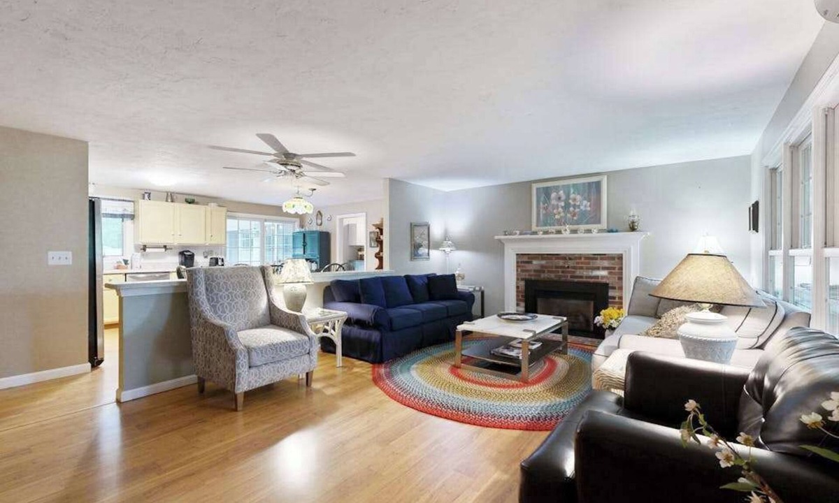 Barnstable House | Historic Barnstable Village Home w/Private Yard - Near Beach