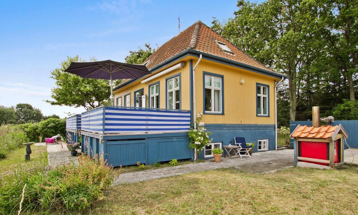 Nyborg House | Historic Beachfront Property with ocean views