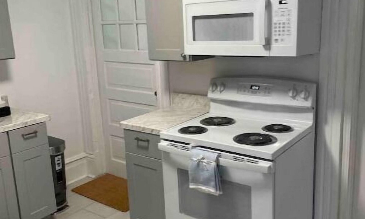 Montgomery Apartment | Historic Beauty