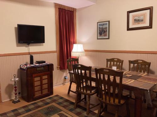 Buffalo Apartment | Historic Capitol Hotel Vacation Suites Downtown