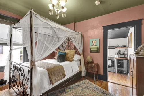 Downtown El Paso Apartment | Historic Casa Mina 1BR Near Downtown w Parking