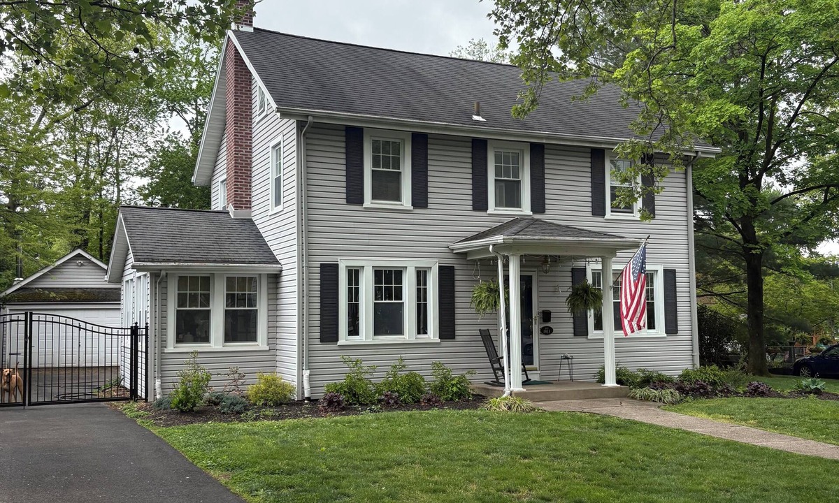 Palmyra House | Historic center hall colonial. Close to Philly and the shore