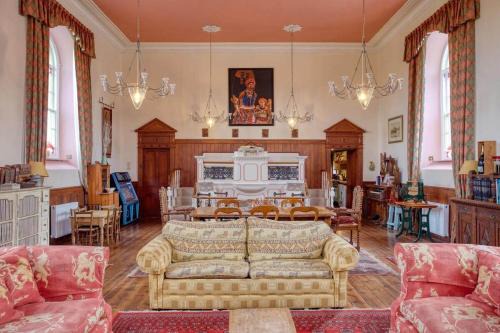 Saint Goran House | Historic Chapel Great Facilities nr Beaches