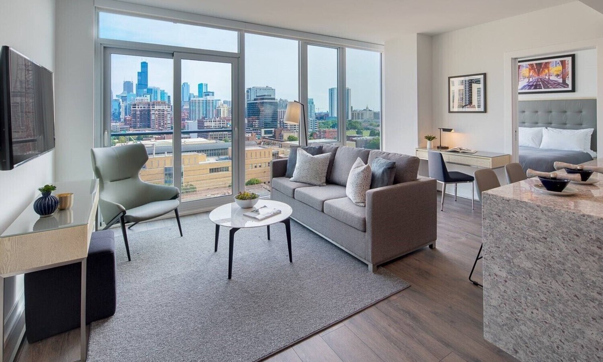 Near North Side Hotel | Historic Charm & Modern Luxury in Chicago’s Iconic Old Town - Stay Level!