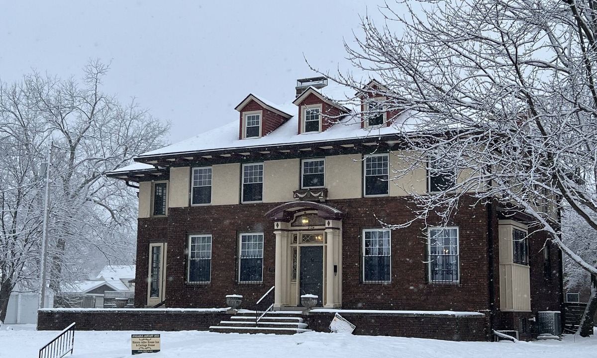 Davenport House | Historic charm - Modern comfort! Charming home & neighborhood w large backyard