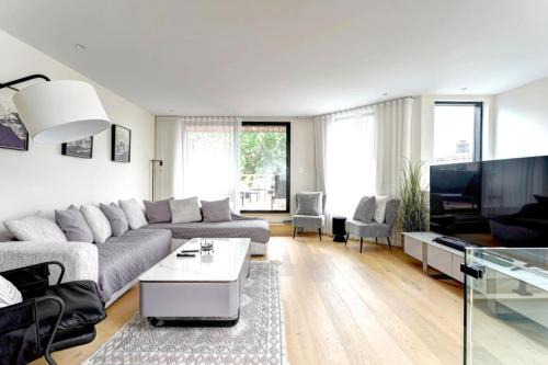 Plateau Mont Royal Apartment | Historic Charm Overlooking Parc Lafontaine