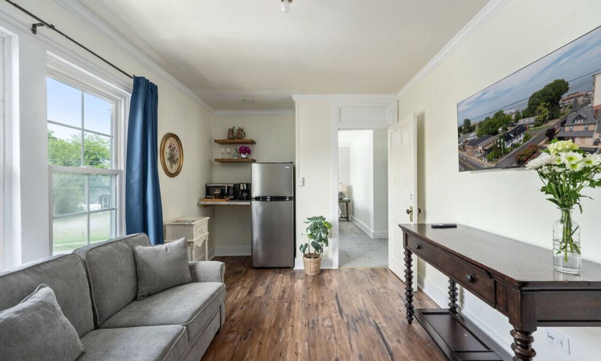 Issue Hotel | Historic charm with modern amenities