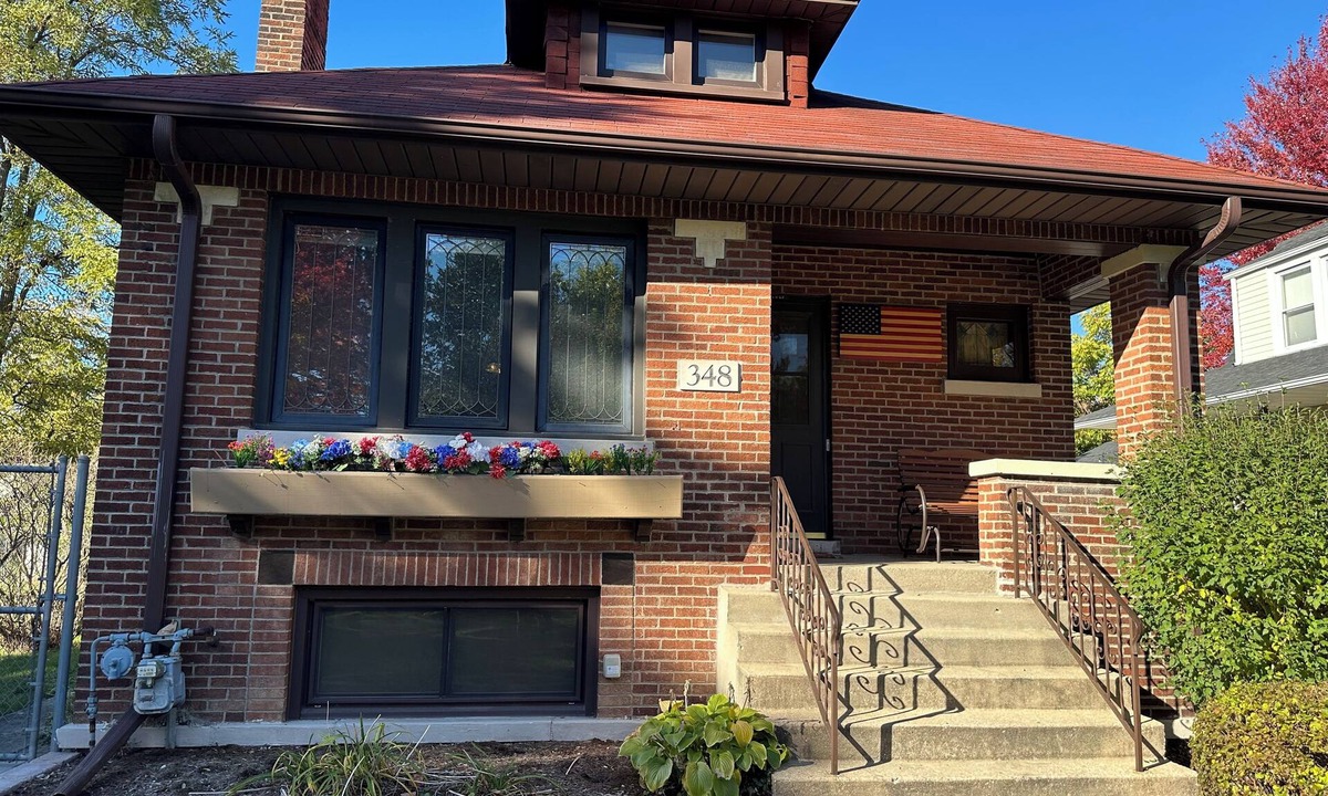 Lombard House | Historic Chicago Brick Bungalow - Trails, Transit, Tranquility