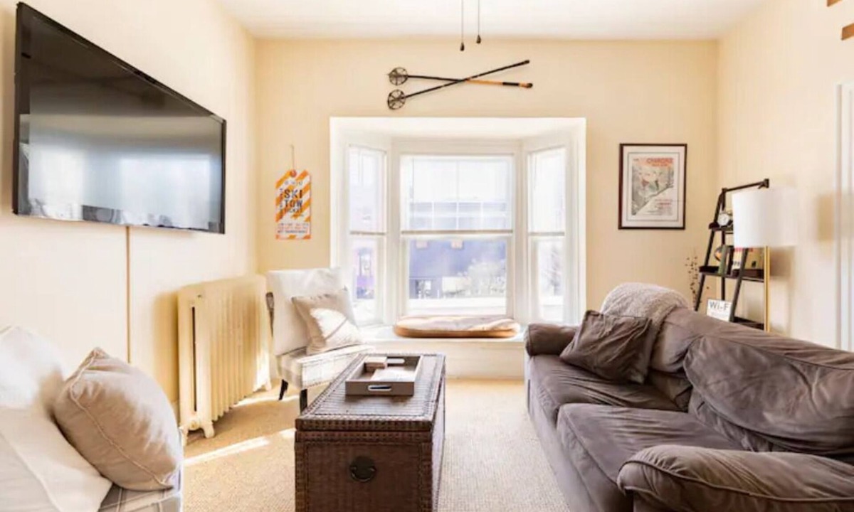 Ellicottville Condo | ⛰️HISTORIC COMFY CONDO IN HEART OF ELLICOTTVILLE, PVT PARKING, FLEXIBLE CANCEL⛰️