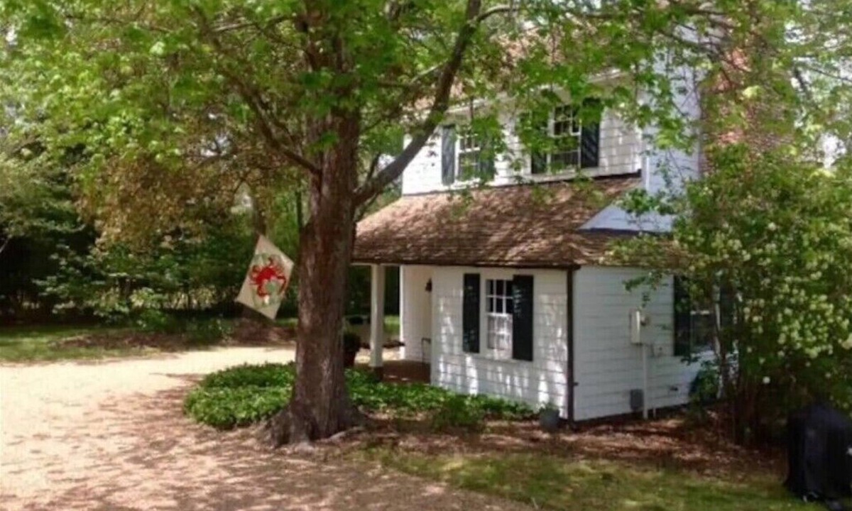 Ware Cottage | Historic Cottage on Ware River Estate