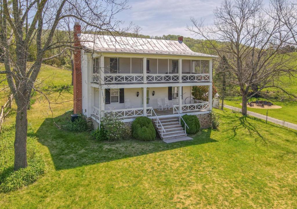 Rockbridge Baths House | Historic Countryside Escape - Relax, Hike, & Fish!