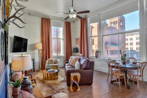 Main - Military Plaza Apartment | Historic Courthouse View- Chic Suite on Riverwalk